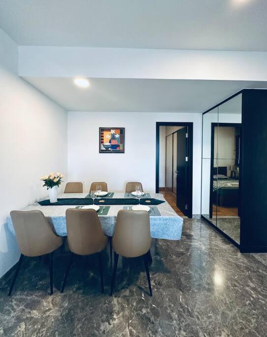 D1Mension 3Br Luxury Condo City Center In Dist 1 Хошимин Екстериор снимка